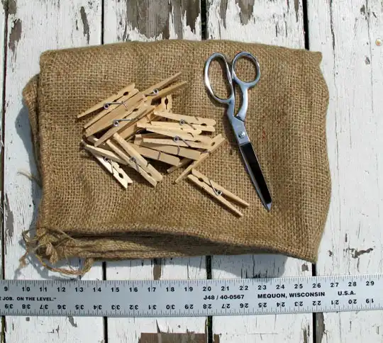 burlap-peg-bag1