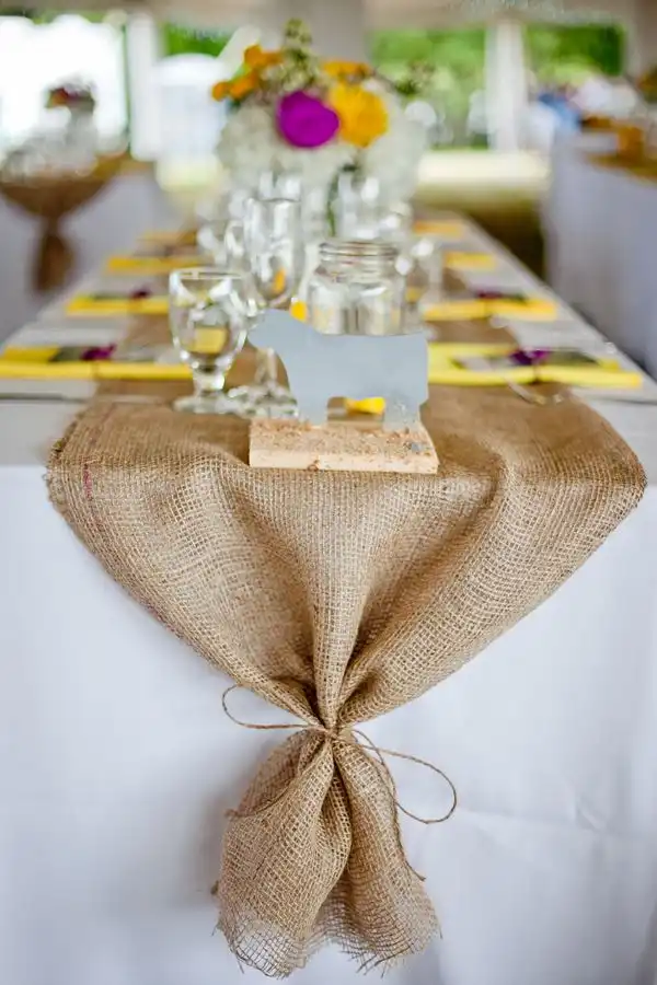 Burlap table decor for party