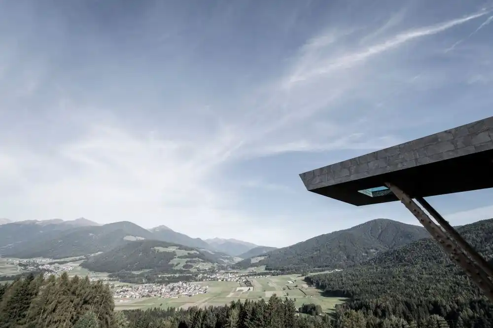 Cantilevered sky pool with views