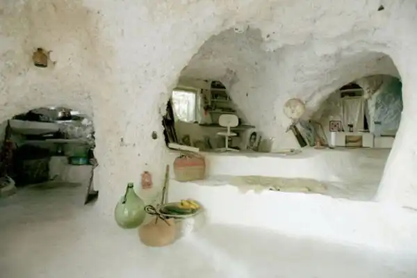 Cave house5
