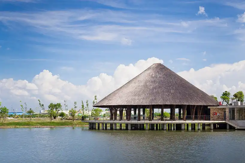 Center using bamboo and thatch