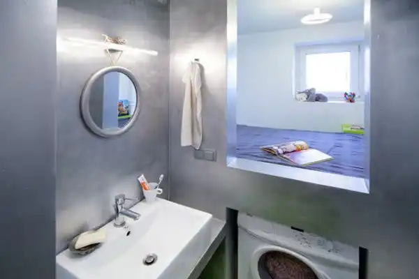 Colorful small apartment6