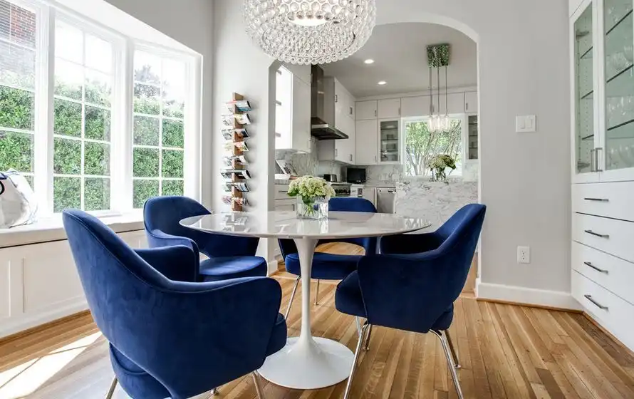 comfortable blue armchairs for saarinen tulip table