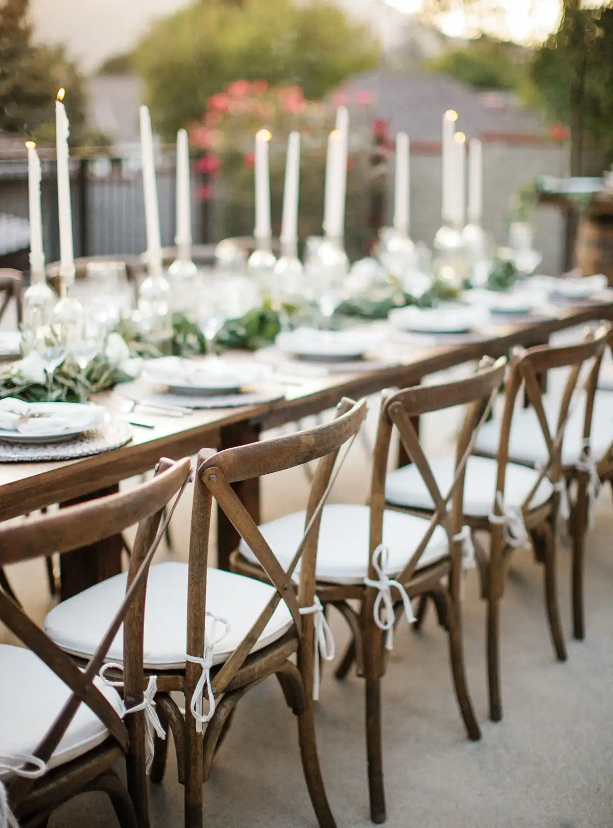 complement-the-rustic-wooden-furniture