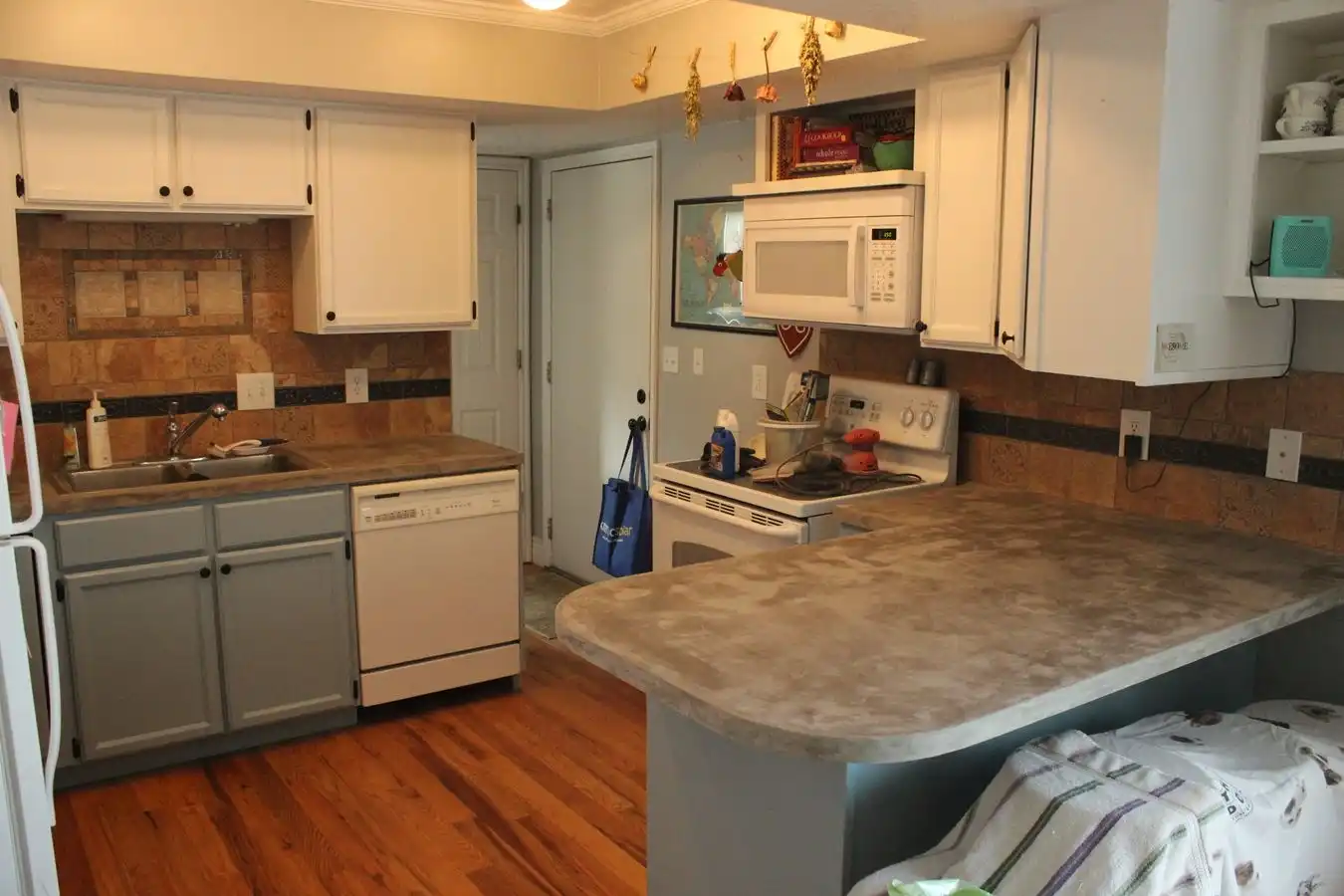 Concrete kitchen countertop final layer