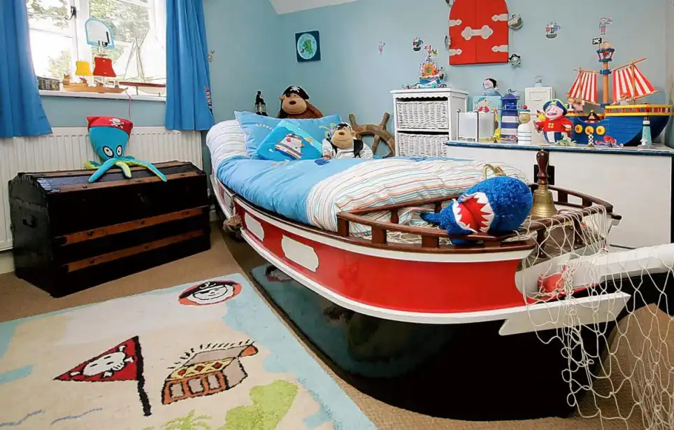 Cool teenage bedroom sail theme