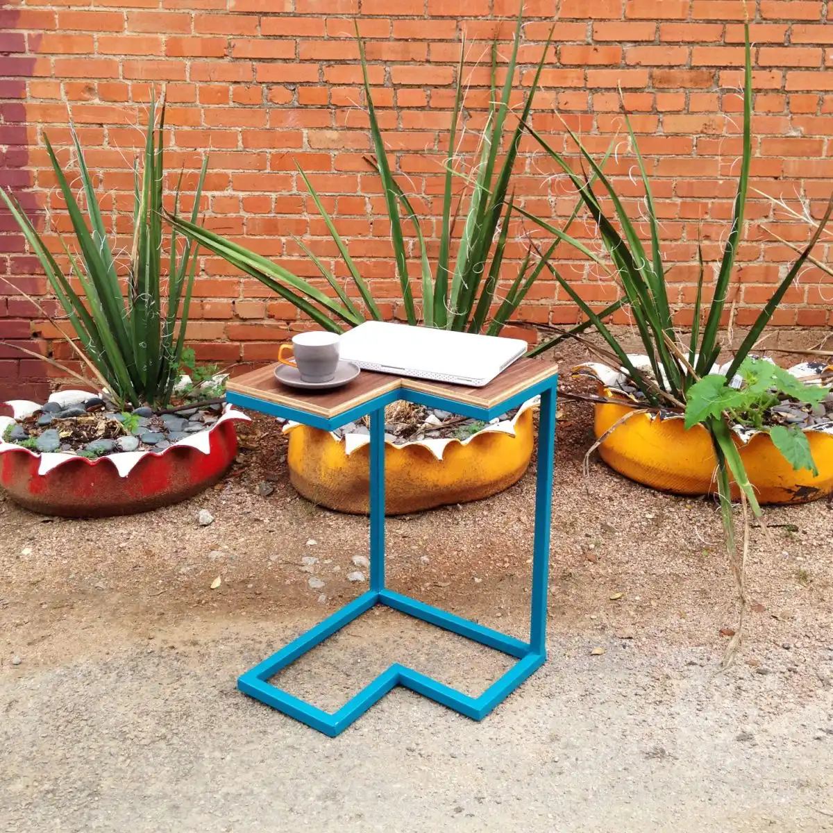 Corner c table for sofa