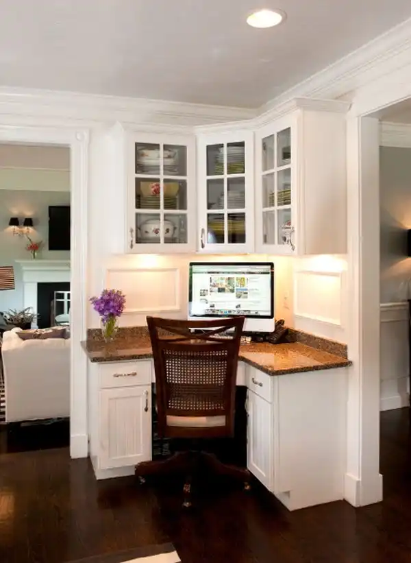 Corner desk