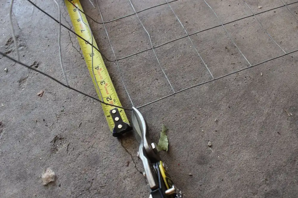 cut-wires-along-the-corner