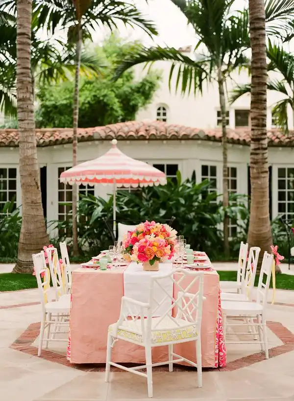 cute-pink-outdoor-party-table