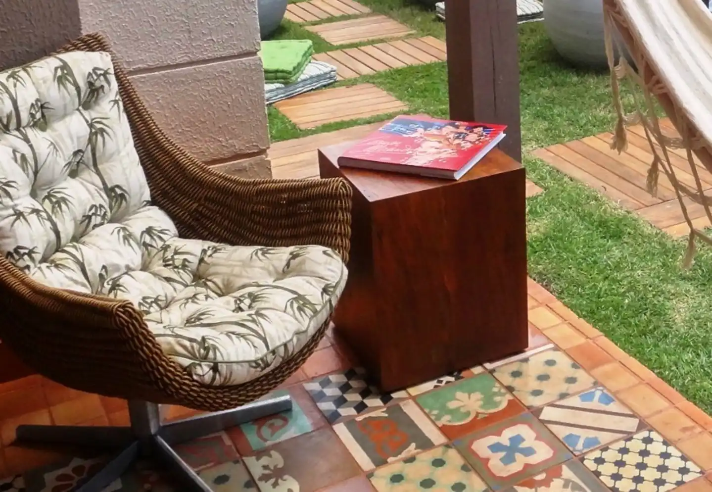Decor patchwork under armchair
