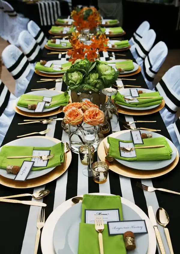 decorate-with-stripes-table-for-party