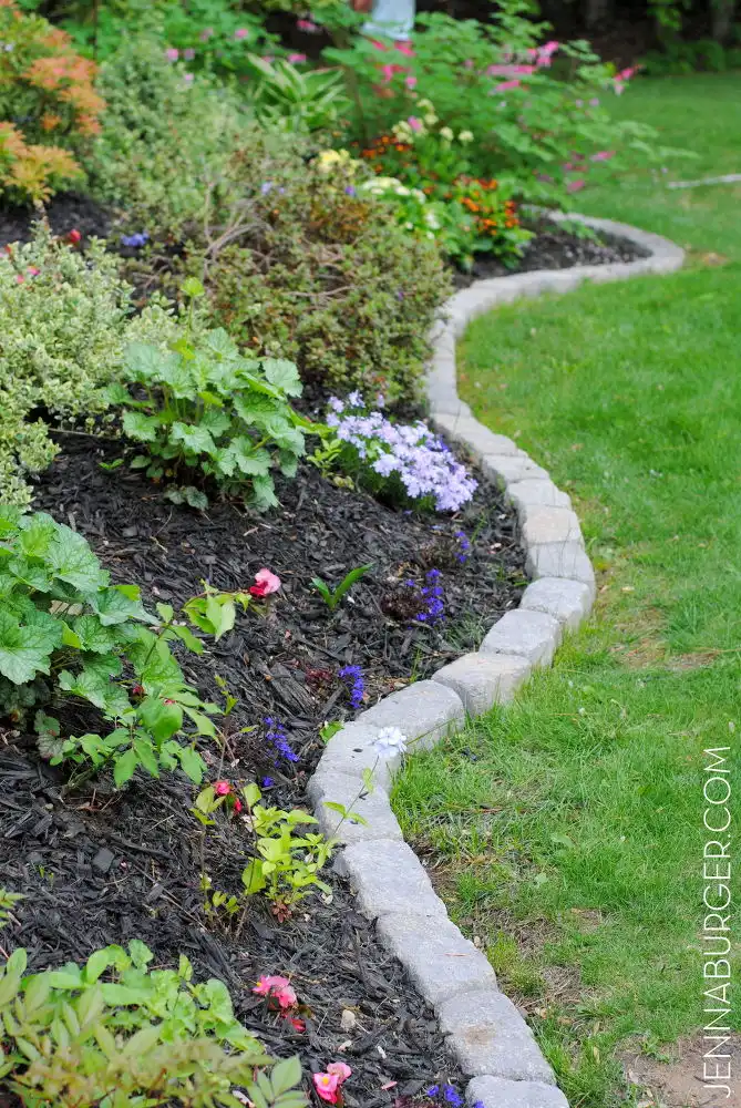 define a garden edge with stones