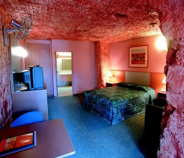 Desert cave7