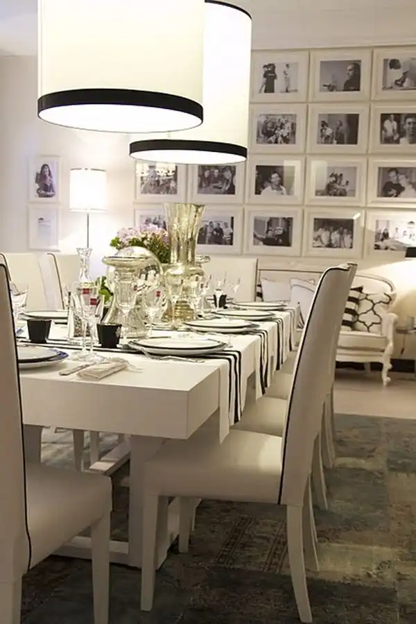 Dining room storry wall design