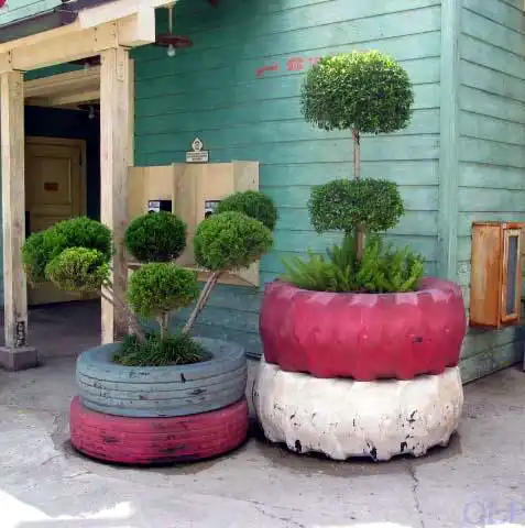 Diy outdoor planters of recycled tires 1
