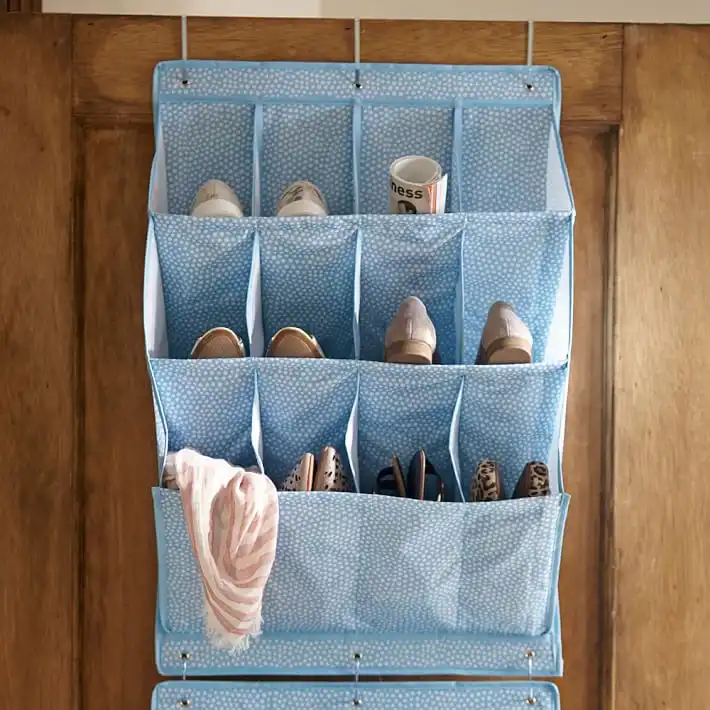 Dorm hanging shoe rack