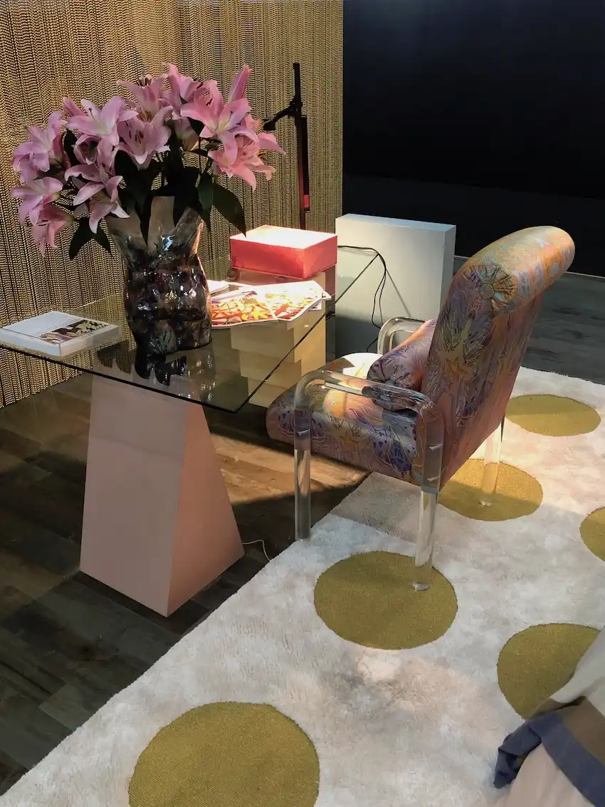 Dot rug