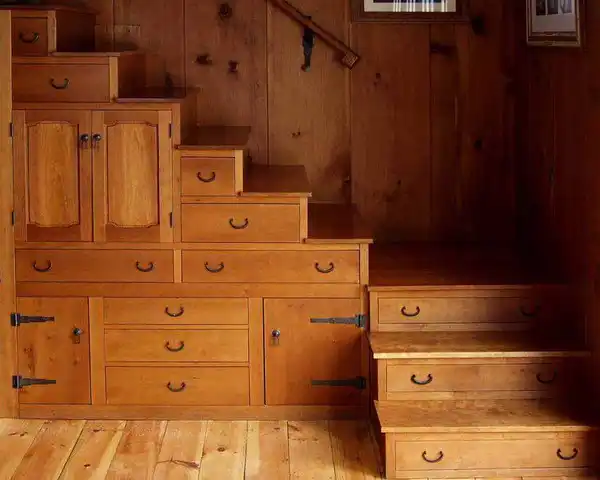 Drawers built under stair storage2