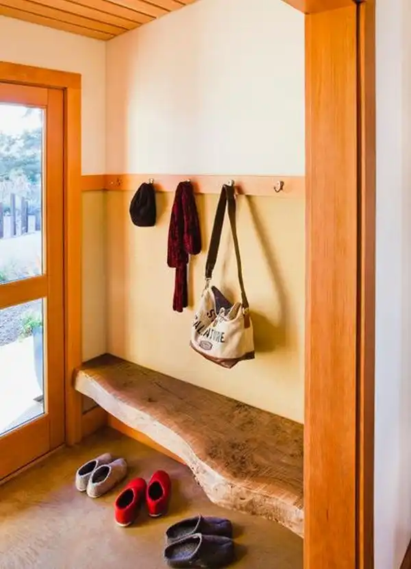 Edge wood bench