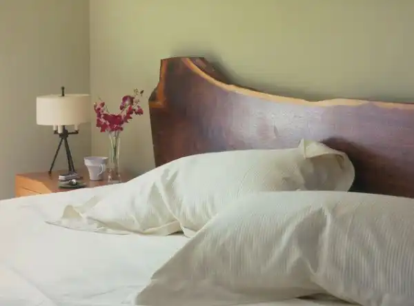 Edge wood headboard1