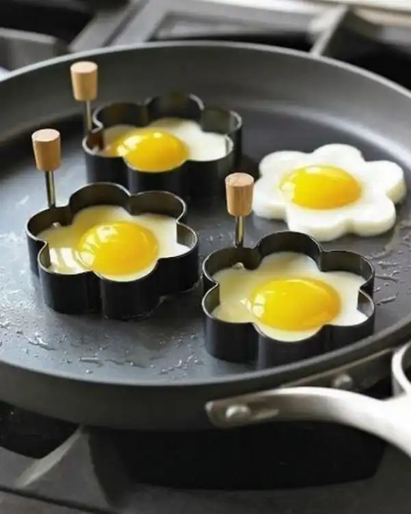 Egg flowers