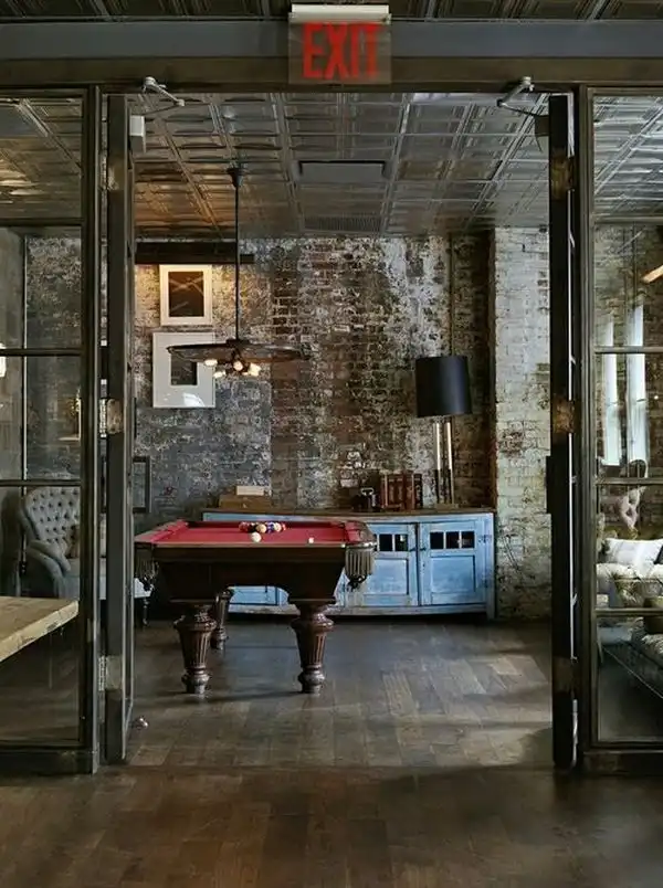 Exposed bricks steampunk decor