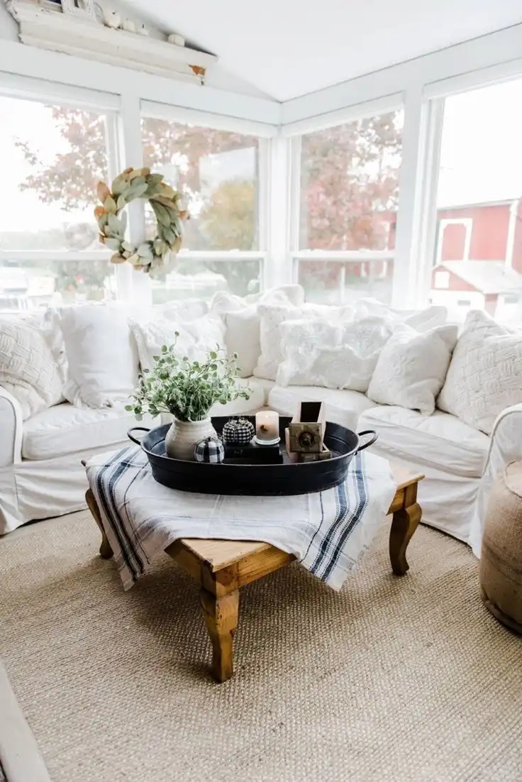 farmhouse coffee table decor