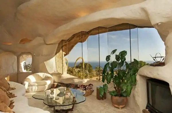 Flintstones style house2