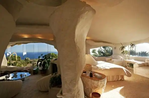 Flintstones style house5