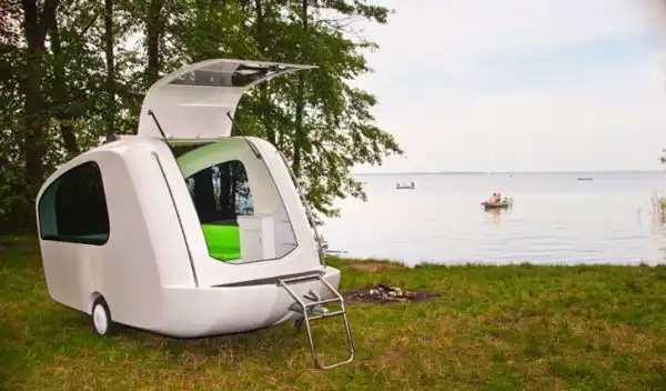 Floating caravan3