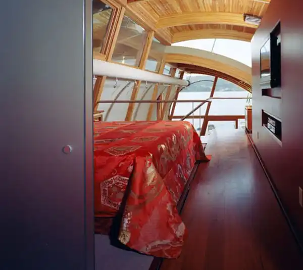 Floating house 6