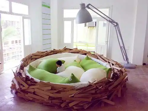 Giant nest2