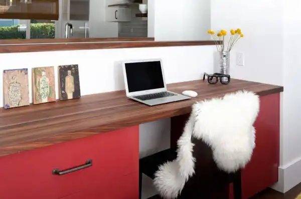 Home red desk