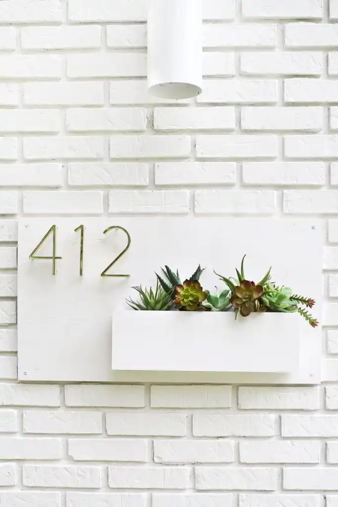 House number planter 683x1024