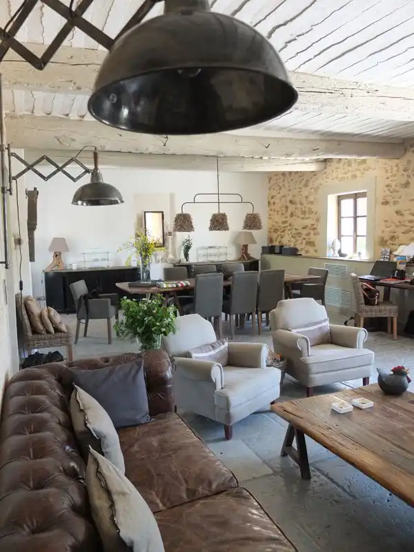 how-to-achieve-industrial-living-style-through-furniture