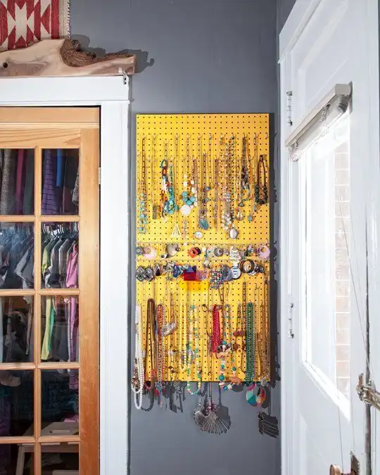 jewelry-pegboard