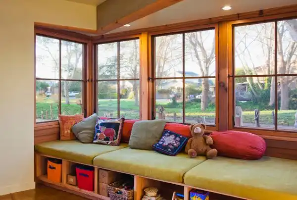 Kids room window seating