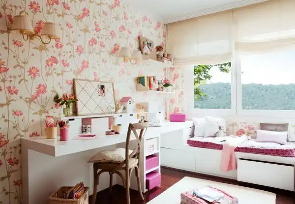 Kids scandinavian office