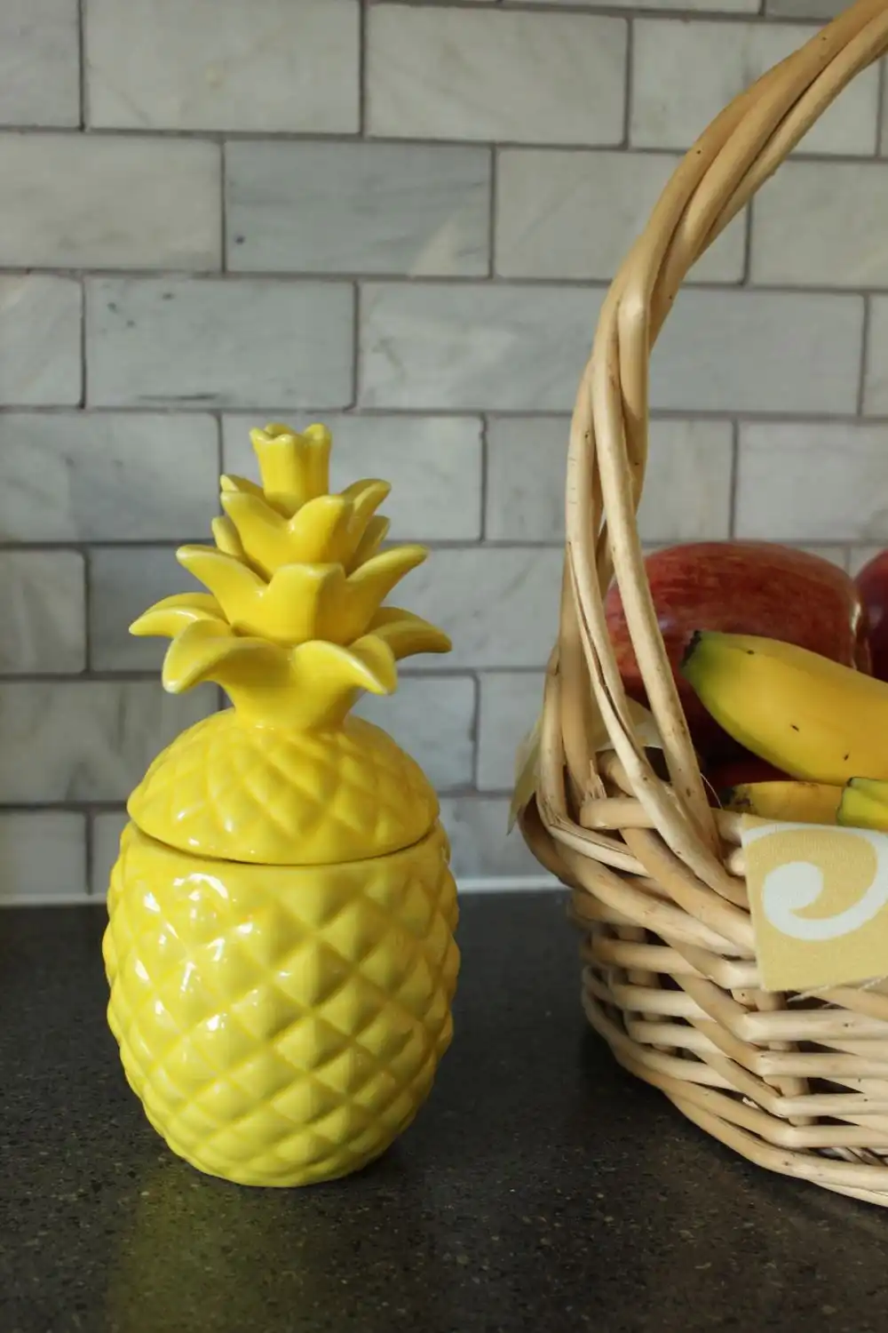 kitchen well-stocked fruit bowl