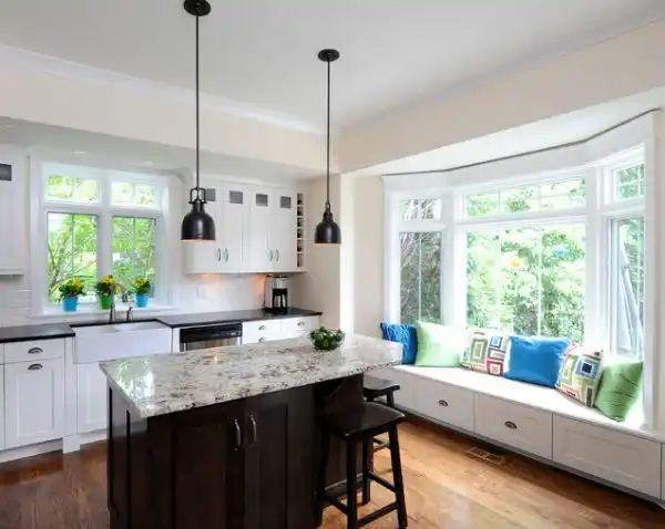 Kithen island and window seating