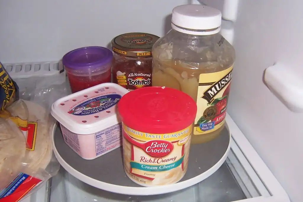 Lazy susans for a functional fridge