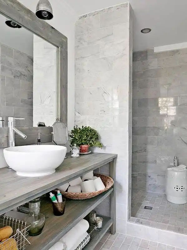 Limited provacy doorless shower