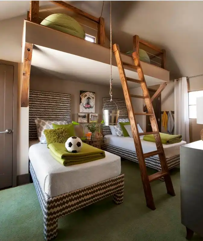 Loft room for kids bucket