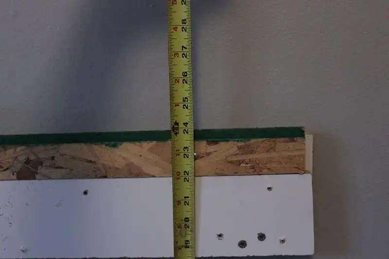 Kuinka tehdä sängynpääty – vaiheittainen DIY-opastus 13 Measure the braket position