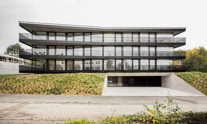 Modern approach to An apartment building by FHV