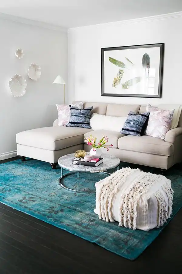 neutral-sofa-blue-overdryed-rug