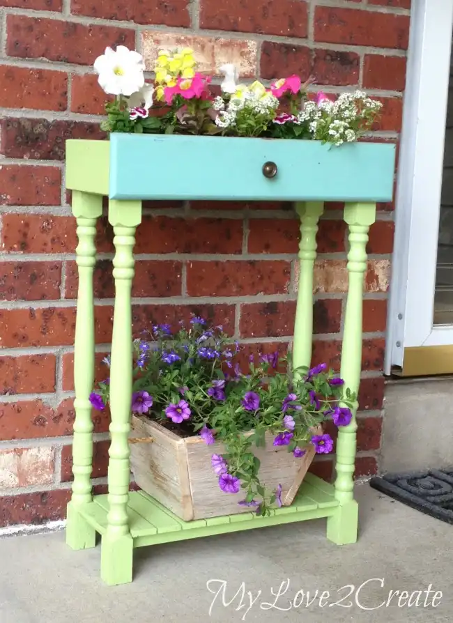 old-drawers-into-patio-planter