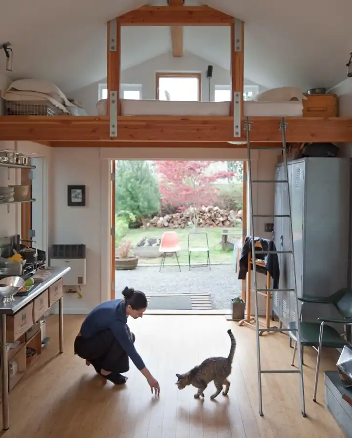 Old garage into a family home living