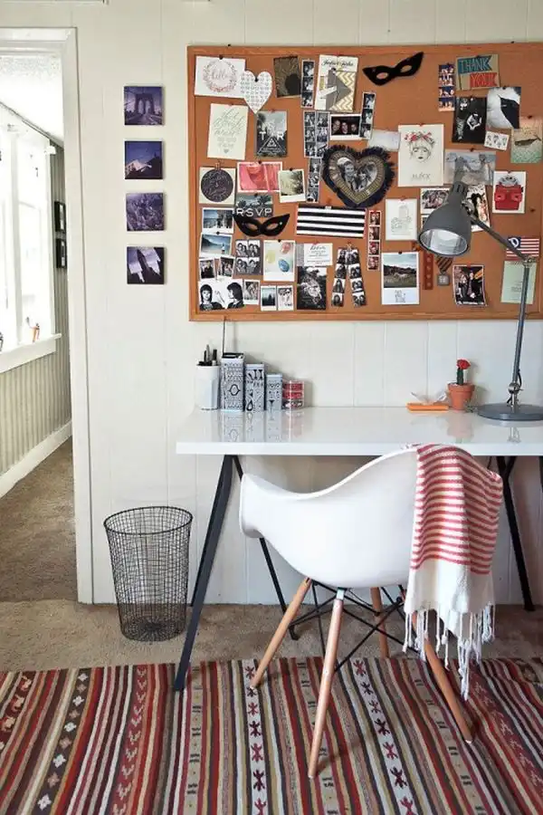 Organized scandinavian desk